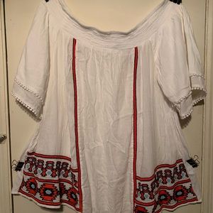 Women’s embroidered top size XXL GOOD CONDITION